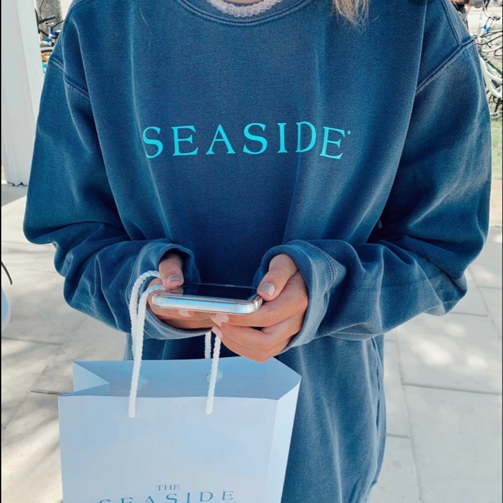 ISO seaside zip up/crewneck any color